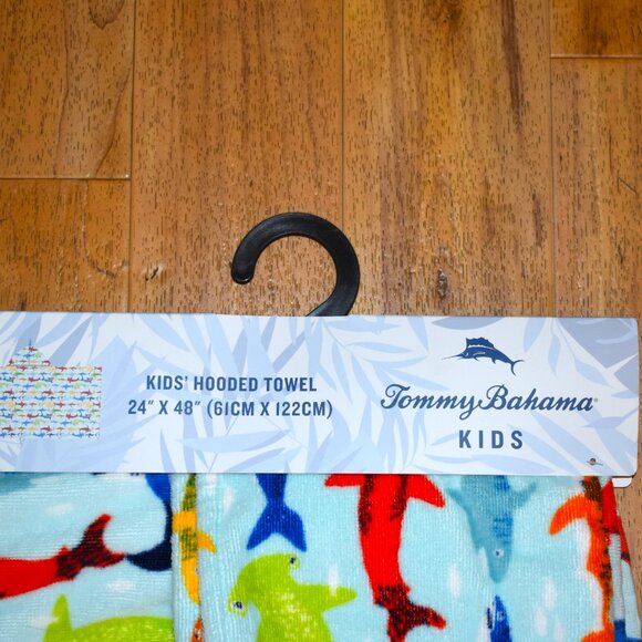 NWT Tommy Bahama Shark Print Kids Hooded Towel 24" x 48" Blue Red Yellow - Picture 5 of 5